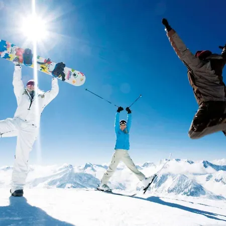 Scenic Holiday In Mayrhofen Hippach Near Ski Lift בית נופש Laimach