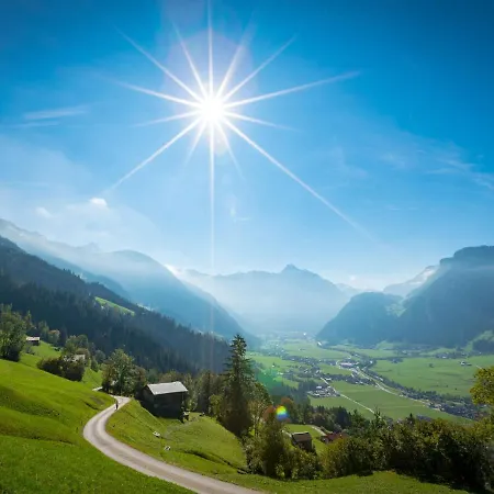 בית נופש Scenic Holiday In Mayrhofen Hippach Near Ski Lift